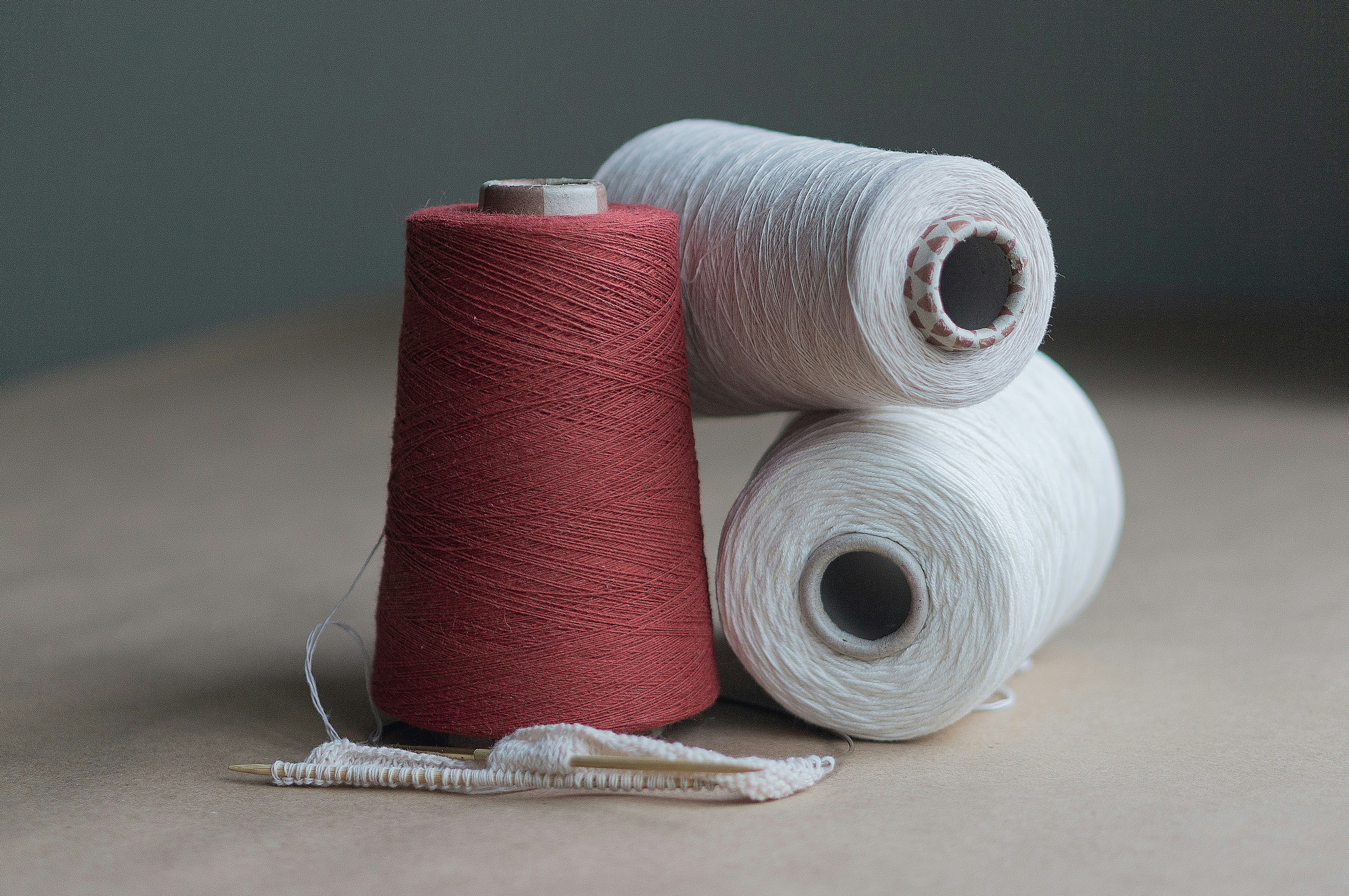 How to Choose the Right Stitching Thread for Bag Closing Applications